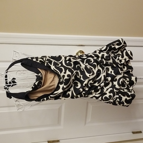 Tara Grinna black and cream swim top. Size small - Picture 5 of 10